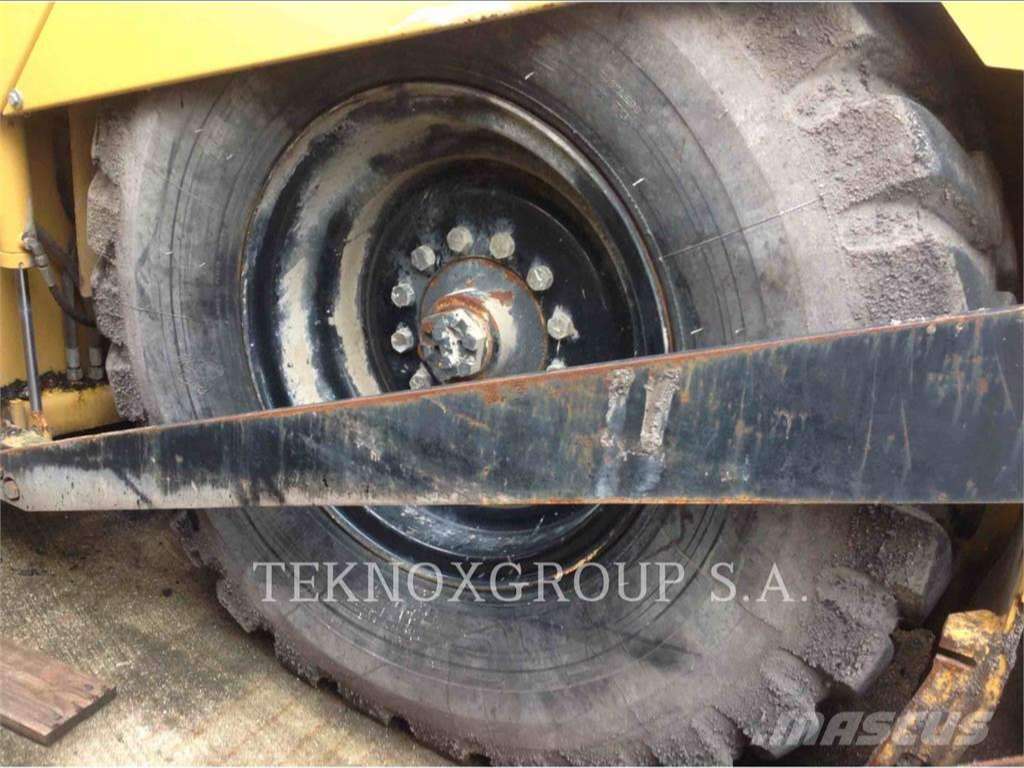 CATERPILLAR BB-740 CATERPILLAR BB-740