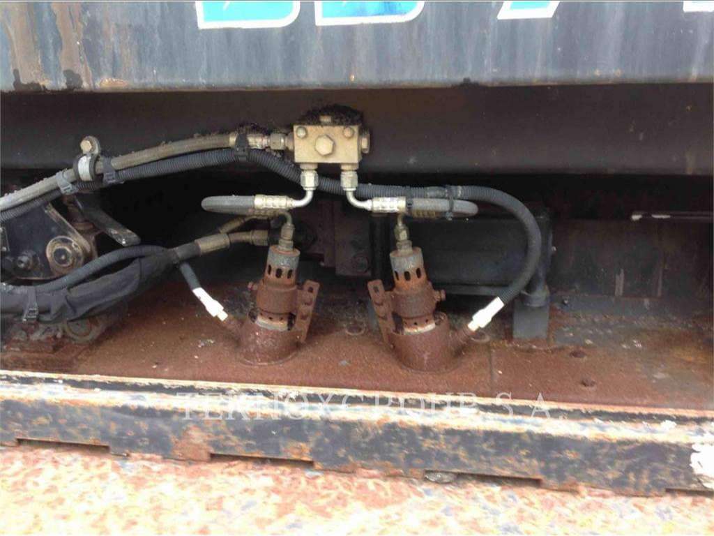 CATERPILLAR BB-740 CATERPILLAR BB-740