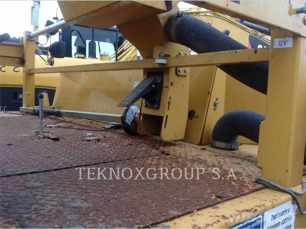 CATERPILLAR BB-740 CATERPILLAR BB-740