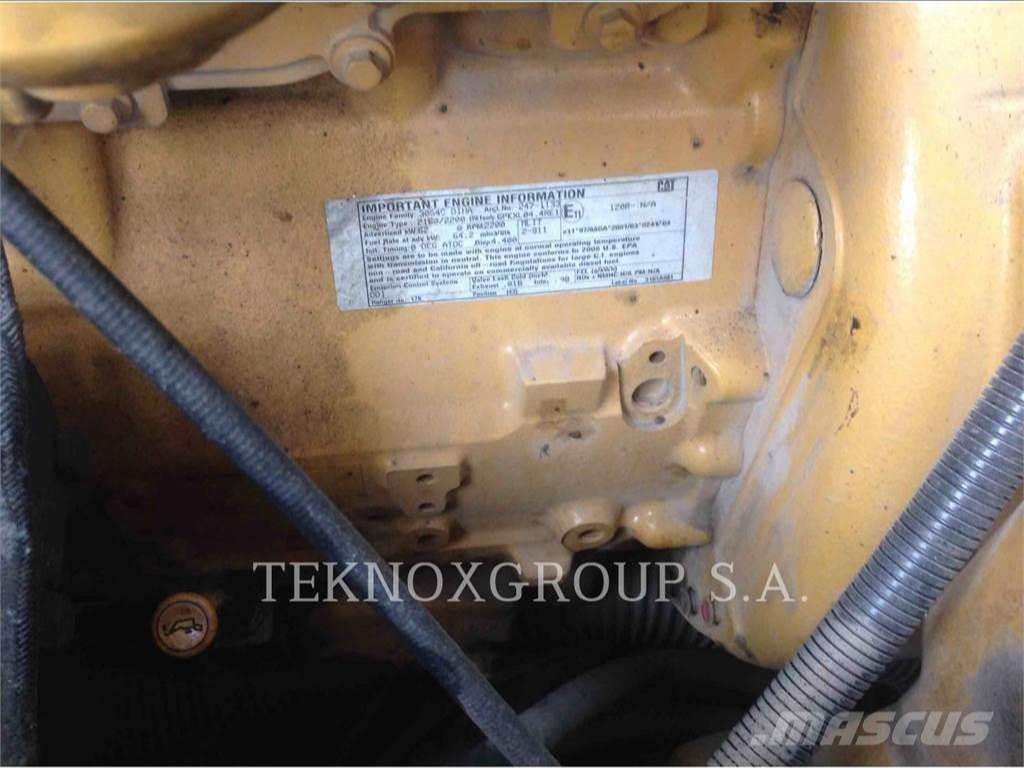 CATERPILLAR BB-740 CATERPILLAR BB-740