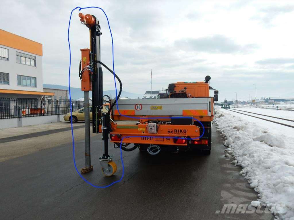 RIKO RIBNICA NPO - FENCE REPAIR DEVICE